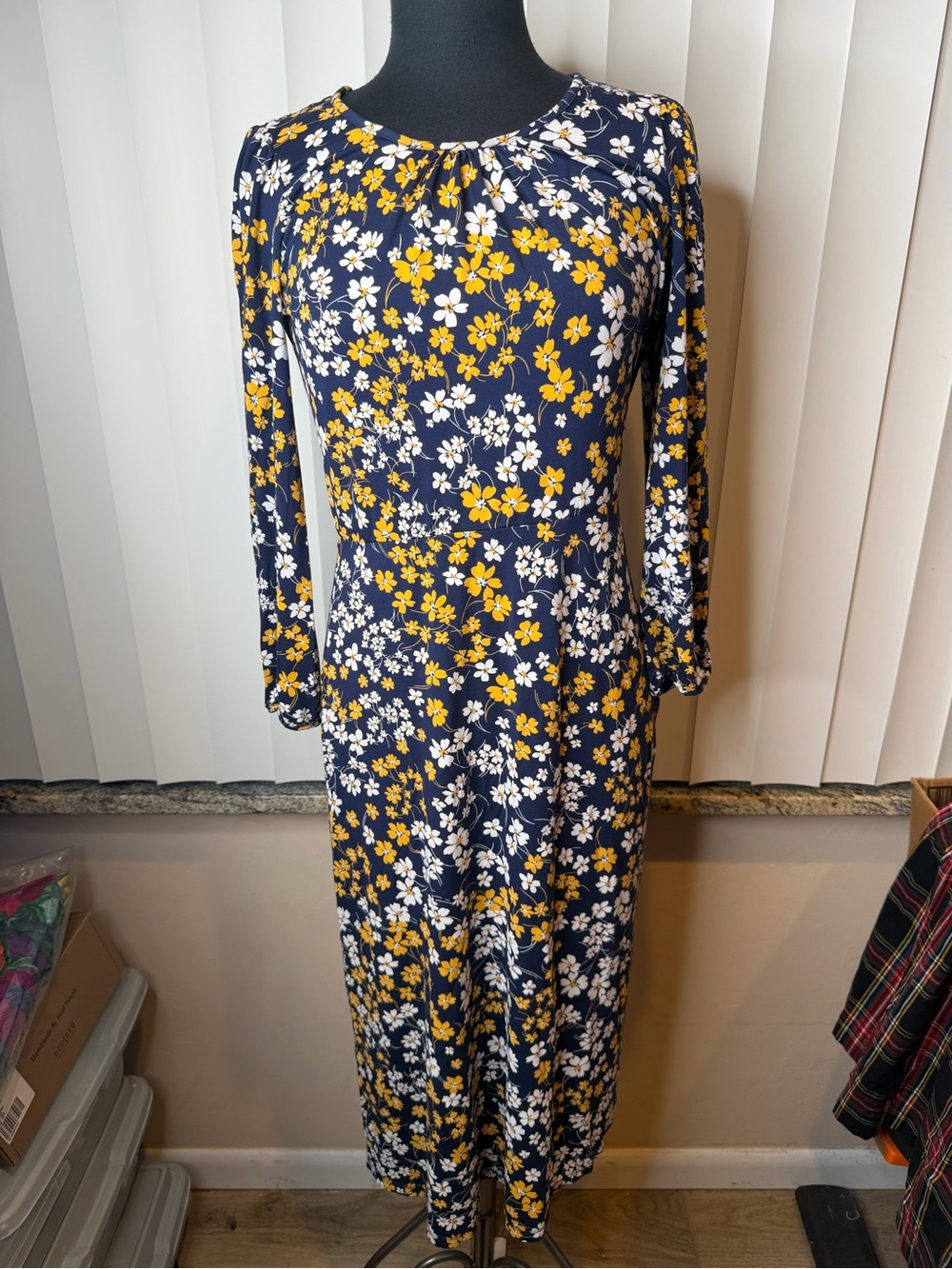 Draper James dress a "Fall Field Flowers" pattern midi length long sleeves SZ S
